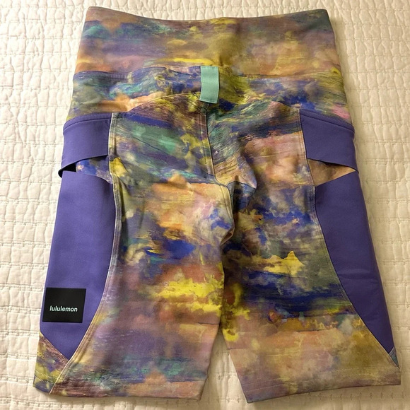 Lululemon Cargo Super-High-Rise Hiking Short 8" Size 4 - Picture 5 of 8